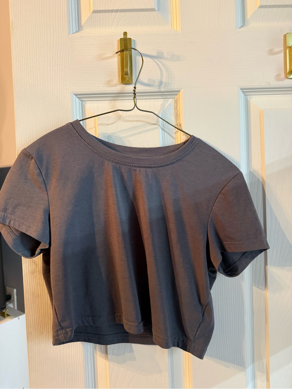 SHEIN Charcoal Gray Cropped Crewneck Tee